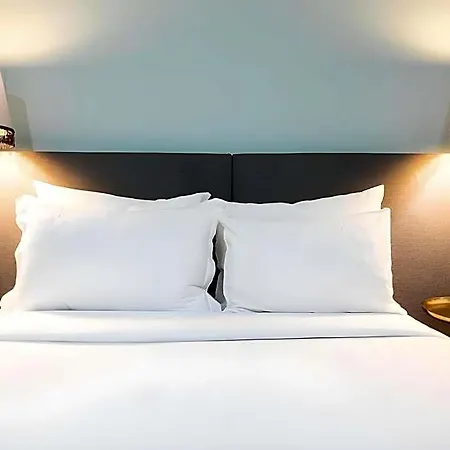 Hotel 85 & 4*