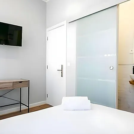 Hotel 85 &